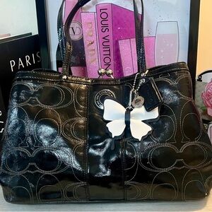 Coach Madison Sophia Kisslock Satchel Black Patent Signature F19215 Vintage